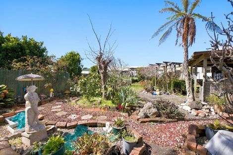 Photo of property in 30 Memorial Place, Waitara, 4320