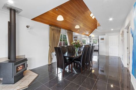 Photo of property in 25 Brockhall Lane, Avonhead, Christchurch, 8042