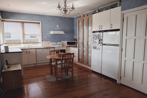 Photo of property in 11 Darlington Street, Ngatea, 3503