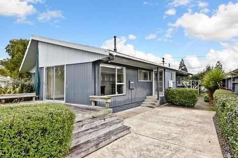 Photo of property in 1 Burwood Place, Silverdale, Hamilton, 3216