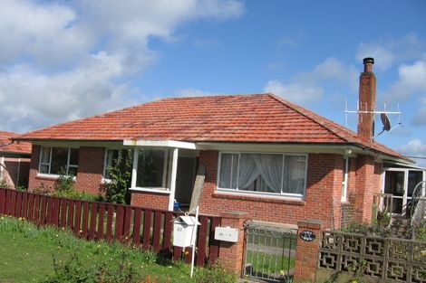 Photo of property in 27 Whaka Street, Maungaturoto, 0520