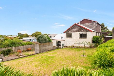 Photo of property in 10 Napier Grove, Waikanae Beach, Waikanae, 5036