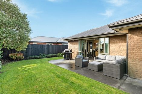 Photo of property in 73 Coolspring Way, Redwood, Christchurch, 8051