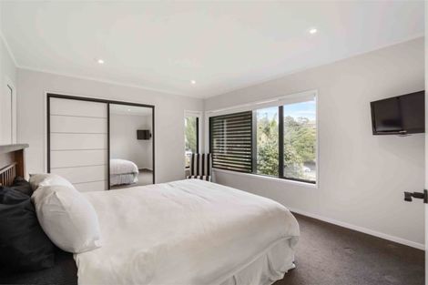 Photo of property in 595/93 Beach Road, Castor Bay, Auckland, 0620