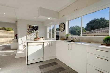 Photo of property in 1/66 Coronation Road, Hillcrest, Auckland, 0627