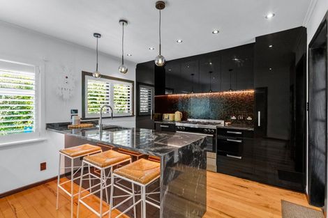 Photo of property in 39 Sherwood Avenue, Te Atatu South, Auckland, 0610