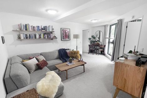 Photo of property in Palm Grove Apartments, 15/13b Palm Grove, Berhampore, Wellington, 6023