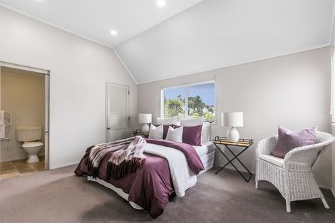 Photo of property in 52a Colonial Road, Birkenhead, Auckland, 0626