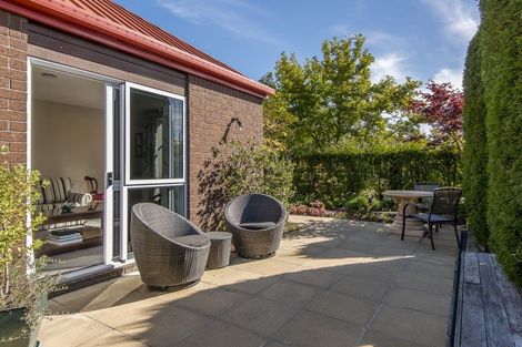 Photo of property in 4 Claverley Gardens, Avonhead, Christchurch, 8042