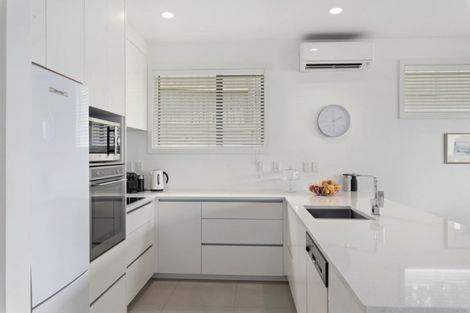 Photo of property in 7/270 Sunset Road, Windsor Park, Auckland, 0632