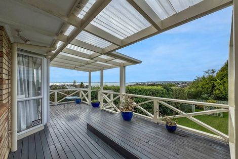 Photo of property in 107 Bleakhouse Road, Mellons Bay, Auckland, 2014