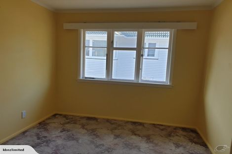 Photo of property in 6 Arahoe Road, New Lynn, Auckland, 0600