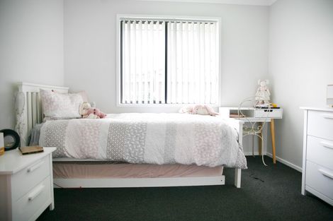 Photo of property in 33 Sunningdale Street, Wattle Downs, Auckland, 2103