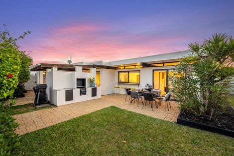 Photo of property in 7 Tabago Place, Half Moon Bay, Auckland, 2012