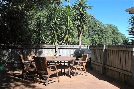 Photo of property in 5 Springtime Crescent, Stanmore Bay, Whangaparaoa, 0932