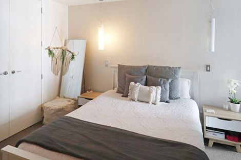 Photo of property in Montreaux Apartments, 4c/164 The Terrace, Wellington Central, Wellington, 6011