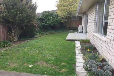 Photo of property in 28 Solway Avenue, Ilam, Christchurch, 8041