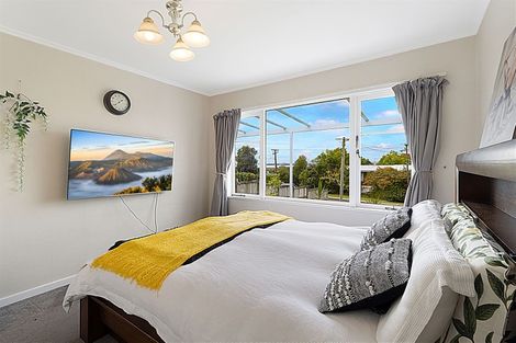 Photo of property in 42 Tiroroa Avenue, Te Atatu South, Auckland, 0610