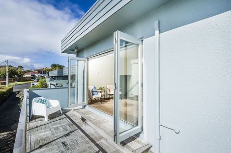 Photo of property in 1/27 Park Rise, Campbells Bay, Auckland, 0630