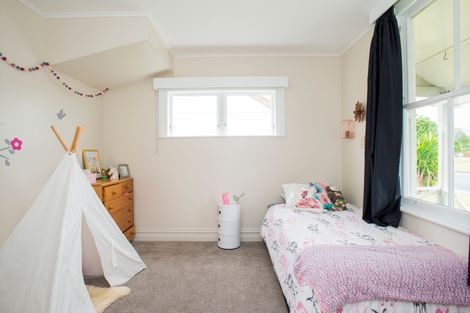 Photo of property in 27 Disraeli Street, Gisborne, 4010