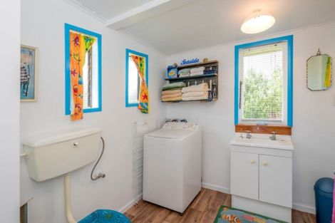 Photo of property in 31 Shortt Street, Foxton Beach, Foxton, 4815