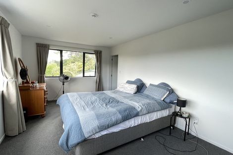 Photo of property in 4/4 Mcquoid Place, Glenfield, Auckland, 0629