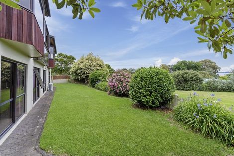 Photo of property in 61 Links View Drive, Omokoroa, 3114