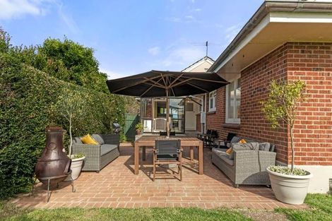 Photo of property in 46 Merani Street, Belmont, Auckland, 0622