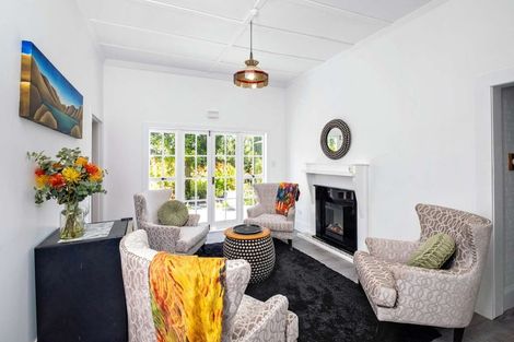 Photo of property in 104 Ferry Road, Clive, 4102