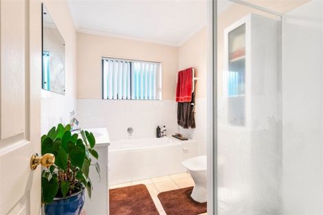 Photo of property in 18 Greenberry Drive, Ranui, Auckland, 0612