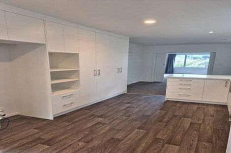 Photo of property in 137 Reeves Road, Pakuranga Heights, Auckland, 2010