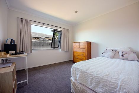 Photo of property in 38 Rivervale Grove, Stanmore Bay, Whangaparaoa, 0932