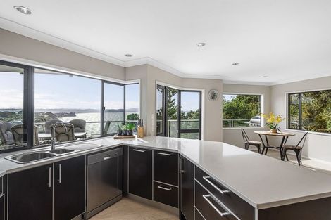 Photo of property in 48a Duncansby Road, Stanmore Bay, Whangaparaoa, 0932
