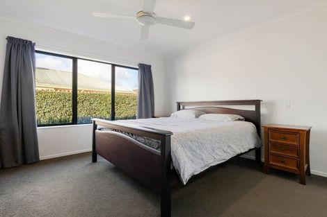 Photo of property in 10 Cairns Crescent, Rototuna, Hamilton, 3210