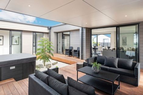 Photo of property in 2 Shearwater Lane, Point Wells, 0986