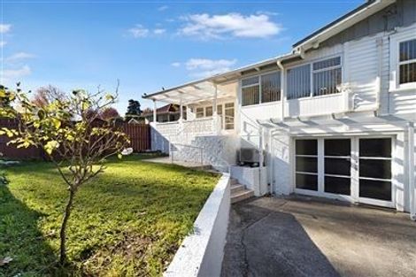 Photo of property in 64 Seabrook Avenue, New Lynn, Auckland, 0600