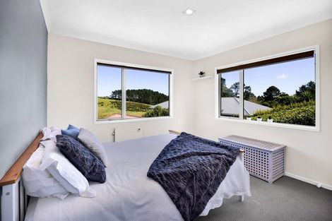 Photo of property in 40 Hobart Drive, Spotswood, New Plymouth, 4310