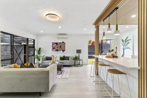 Photo of property in 1/49 Larne Avenue, Pakuranga Heights, Auckland, 2010