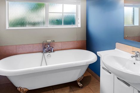 Photo of property in 19 Vista Motu, Red Beach, 0932