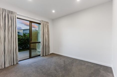 Photo of property in 16 Moki Place, Long Bay, Auckland, 0630