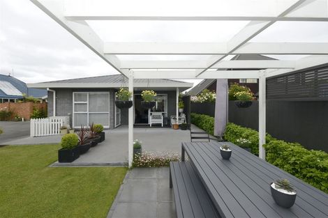 Photo of property in 5b Memorial Avenue, Ilam, Christchurch, 8053