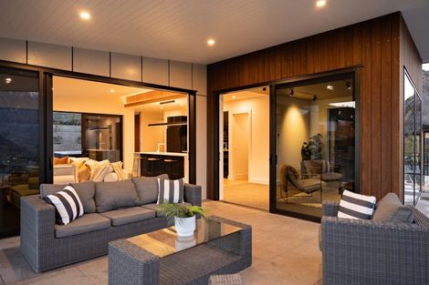 Photo of property in 6 Florence Close, Queenstown Hill, Queenstown, 9300