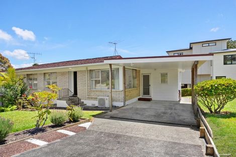 Photo of property in 2/13 Kathleen Street, Totara Vale, Auckland, 0627