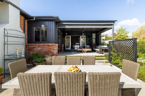 Photo of property in 2 Greenwood Road, Havelock North, 4130