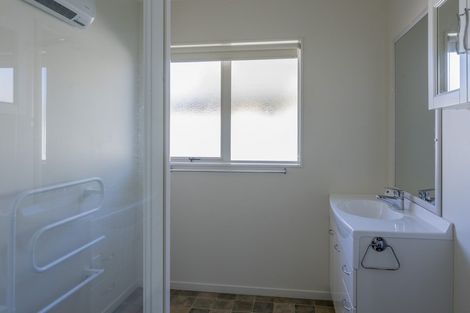 Photo of property in Rangeview Villas, 22/9 Fuller Close, Levin, 5510