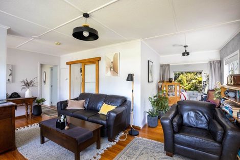 Photo of property in 30 Awanui Street, Merrilands, New Plymouth, 4312