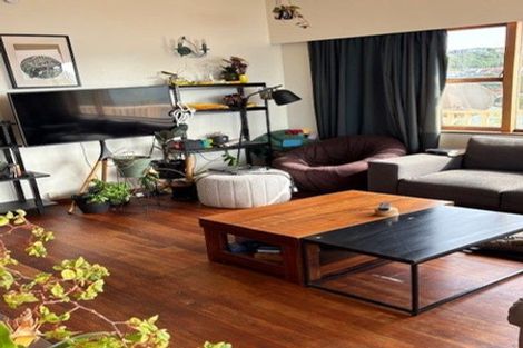 Photo of property in 37 Milne Terrace, Island Bay, Wellington, 6023