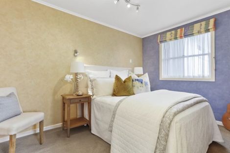 Photo of property in 12 Ross Avenue, Glenfield, Auckland, 0629