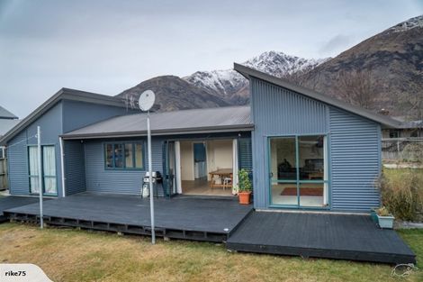 Photo of property in 5 Mystery Grove, Lake Hayes, Queenstown, 9304