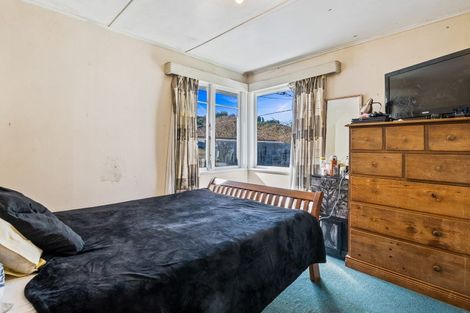 Photo of property in 16 Sunny Grove, Wainuiomata, Lower Hutt, 5014